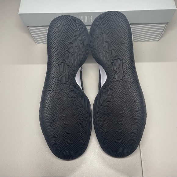 Nike Kyrie Flytrap 5 Black Cool Grey Size 12 CZ4100-002 Men’s Shoes NEW. - Picture 5 of 5